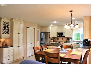 626 SW 28th St, Troutdale, OR 97060 - photo 7