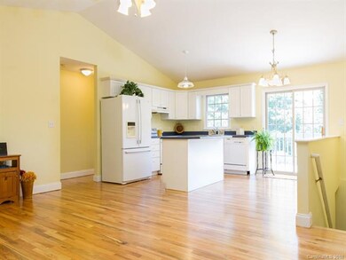 Bright & Light Open Floor Plan