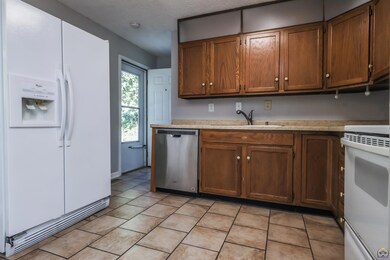 4806 SW 28th St, Topeka, KS 66614 - photo 4