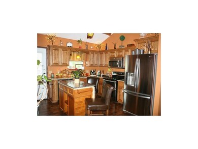 Beautiful kitchen.  Stainless steel appliances, gr