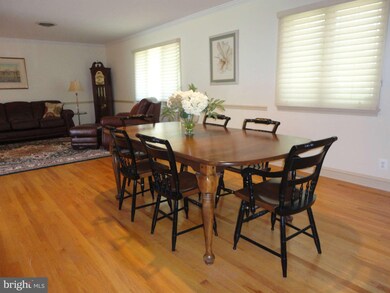 12915 Gent Rd, Reisterstown, MD 21136 - photo 4