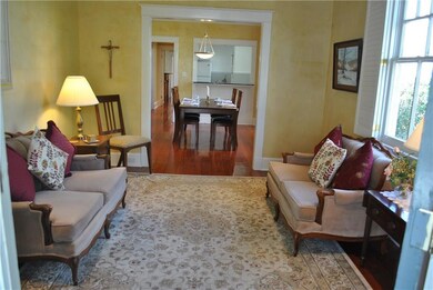 Floorplan flows well as a single when two contiguo