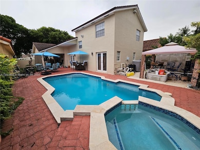 15126 NW 90th Ct, Hialeah, FL 33018 - photo 3