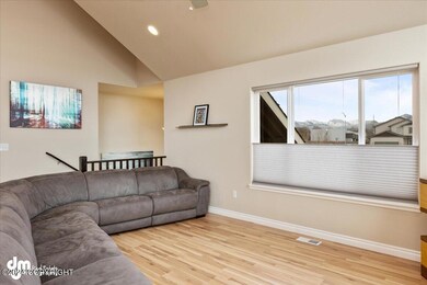 04-Living Room-ELKO0811