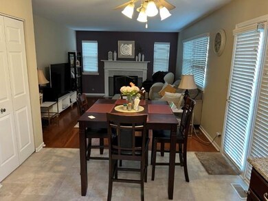 1319 Lazy Hollow Ct, Naperville, IL 60565 - photo 5