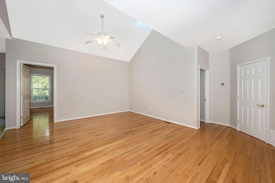 10629 Hickory Crest Ln, Columbia, MD 21044 - photo 7