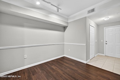 7-Dining Room 1 of 2