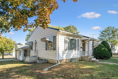 1025 W 8th St, Cedar Falls, IA 50613 - photo 2