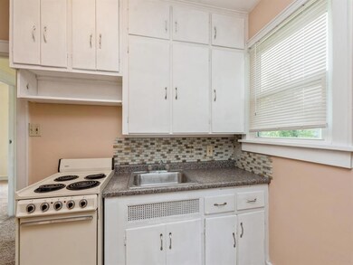 1515 8th St SW, Cedar Rapids, IA 52404 - photo 5