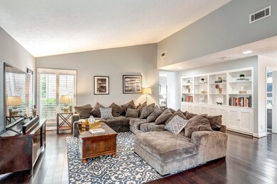 10106 Cedar Creek Dr, Houston, TX 77042 - photo 5