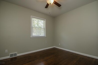 9308 Fairground Rd, Louisville, KY 40291 - photo 6
