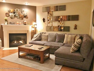 Living Rm w/Fireplace