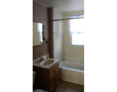 75 Hanover St, West Springfield, MA 01089 - photo 7