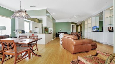 Dining Area (2)