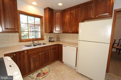 7901 Edgewood Farm Rd, Frederick, MD 21702 - photo 5