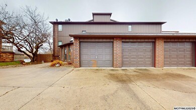 630 Briarstone Dr unit 205, Mason City, IA 50401 - photo 3