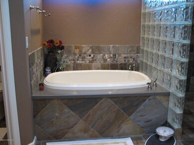 1025 N Tucana Ln, Gilbert, AZ 85234 - photo 5