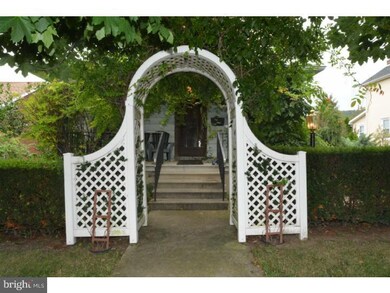 735 E Lexington St, Allentown, PA 18103 - photo 2