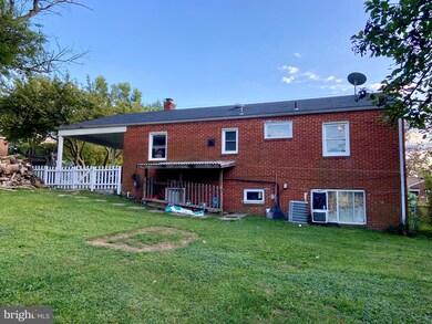 7428 Jefferson St, Hyattsville, MD 20784 - photo 5