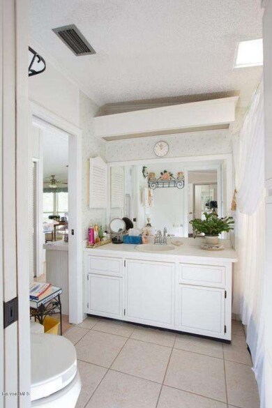 7674 Longhorn - Guest Bathroom