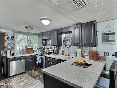 E6CDA720-52CA-4B95-A674-9A9F7AE2AD0D