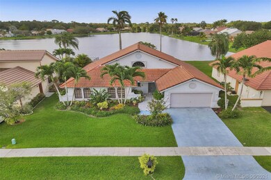 9850 N Oak Knoll Cir, Davie, FL 33324 - photo 7