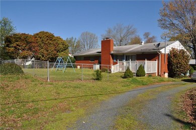 703 Britt Ave, Asheboro, NC 27203 - photo 3