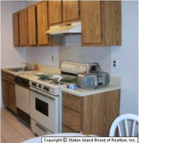 131 Gervil St unit 1, Staten Island, NY 10309 - photo 6