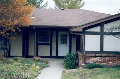 312 Bona Vista Dr NW unit 50, Grand Rapids, MI 49504 - photo 2