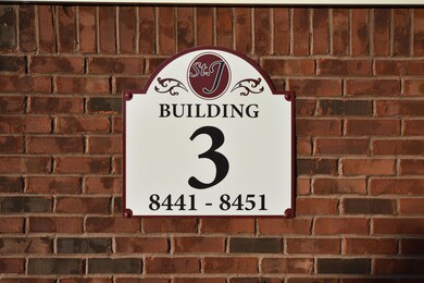 8443 Aspen Glen Way unit 8443, Louisville, KY 40228 - photo 2