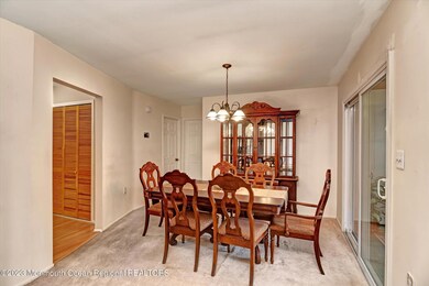 04-Living & Dining Room