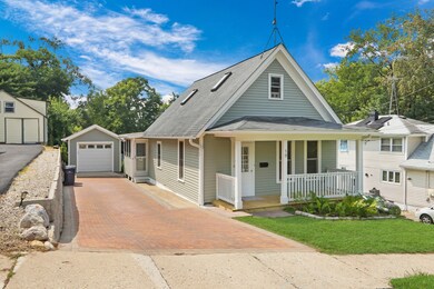 19 Lovell St, Elgin, IL 60120 - photo 2