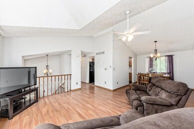 T 902 Windbourne ct00007