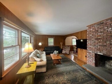 31 Davis St, Vineyard Haven, MA 02568 - photo 2