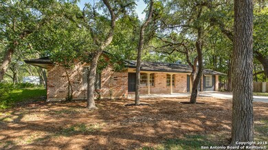 25607 Broad Oak Trail, San Antonio, TX 78255 - photo 2