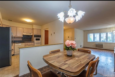 18-16 Bell Blvd unit 2, Flushing, NY 11360 - photo 2