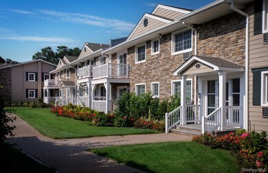 9 Williams Blvd unit 1-1E, Lake Grove, NY 11755 - photo 4