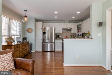 2424 Garnett Dr, Alexandria, VA 22311 - photo 5