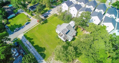 808 Fisher St, Houston, TX 77018 - photo 7