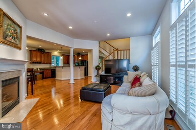 11156 Garden Path Ln, Fairfax, VA 22030 - photo 6