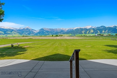 Imagine dinner parties here!