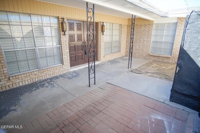 10800 La Subida Dr, El Paso, TX 79935 - photo 3