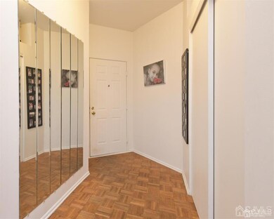 5031 Beech Ct, Monmouth Junction, NJ 08852 - photo 3