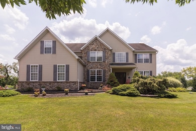 1144 Wendler Cir, Pottstown, PA 19465 - photo 2