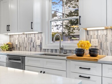 22 Burton St unit 22, Arlington, MA 02476 - photo 4