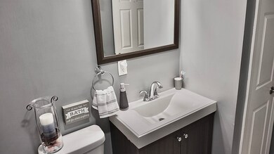 132 Thissell Ave unit 111, Dracut, MA 01826 - photo 2