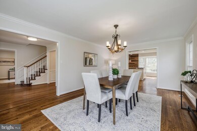 9116 Streamview Ln, Vienna, VA 22182 - photo 3