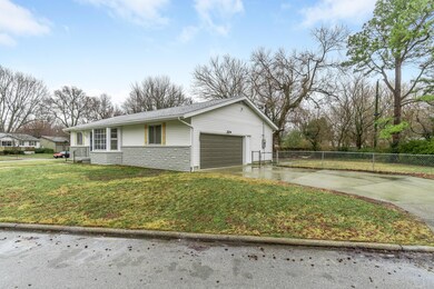 1520 W Crestview St-3