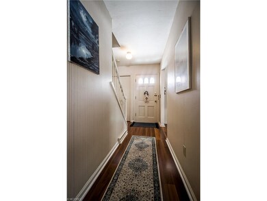 Hall leading from the front door to the kitchen