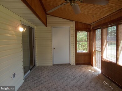 9254 Cherry Ln unit 18, Laurel, MD 20708 - photo 6